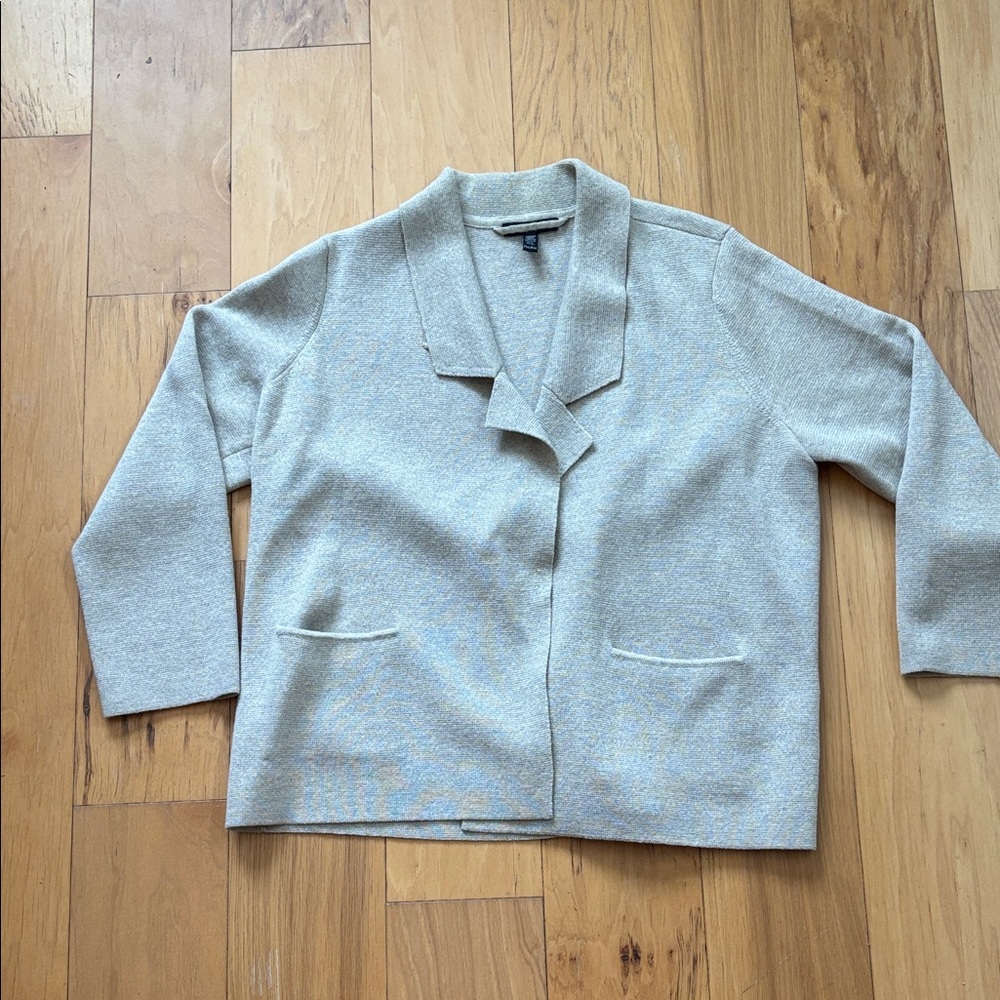 Eileen Fisher cream wool sweater size petite medium.